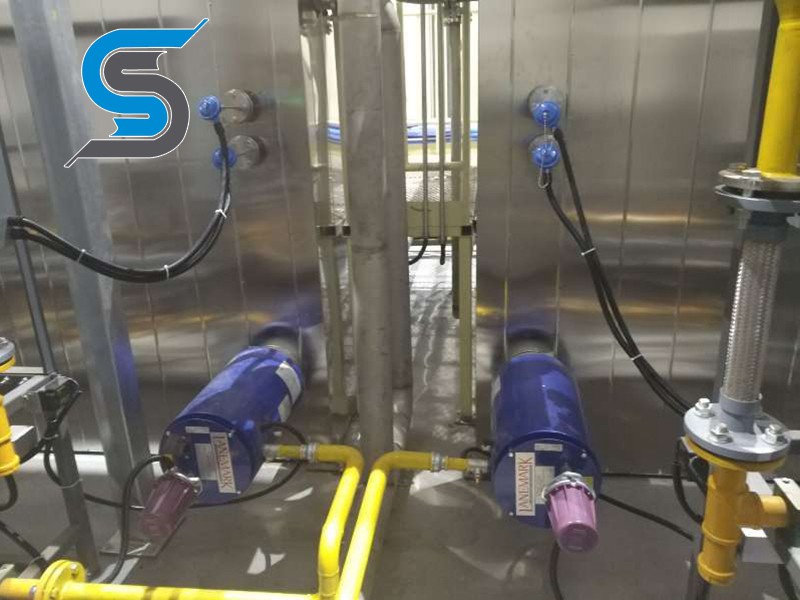 Electrophoresis heat exchange equipment